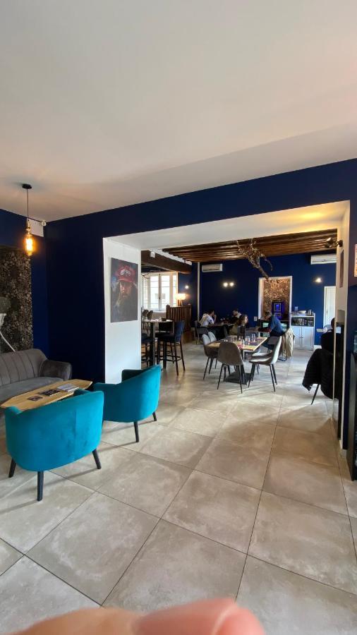 Hotel Restaurant La Place Saint-Amand-Mont-Rond Dış mekan fotoğraf